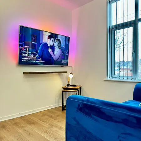 Rooms Near Me - Private Rare Find! Apartment Kitchen Smart Tv Parking King Bed & Sofa Bed Halesowen Esterno foto