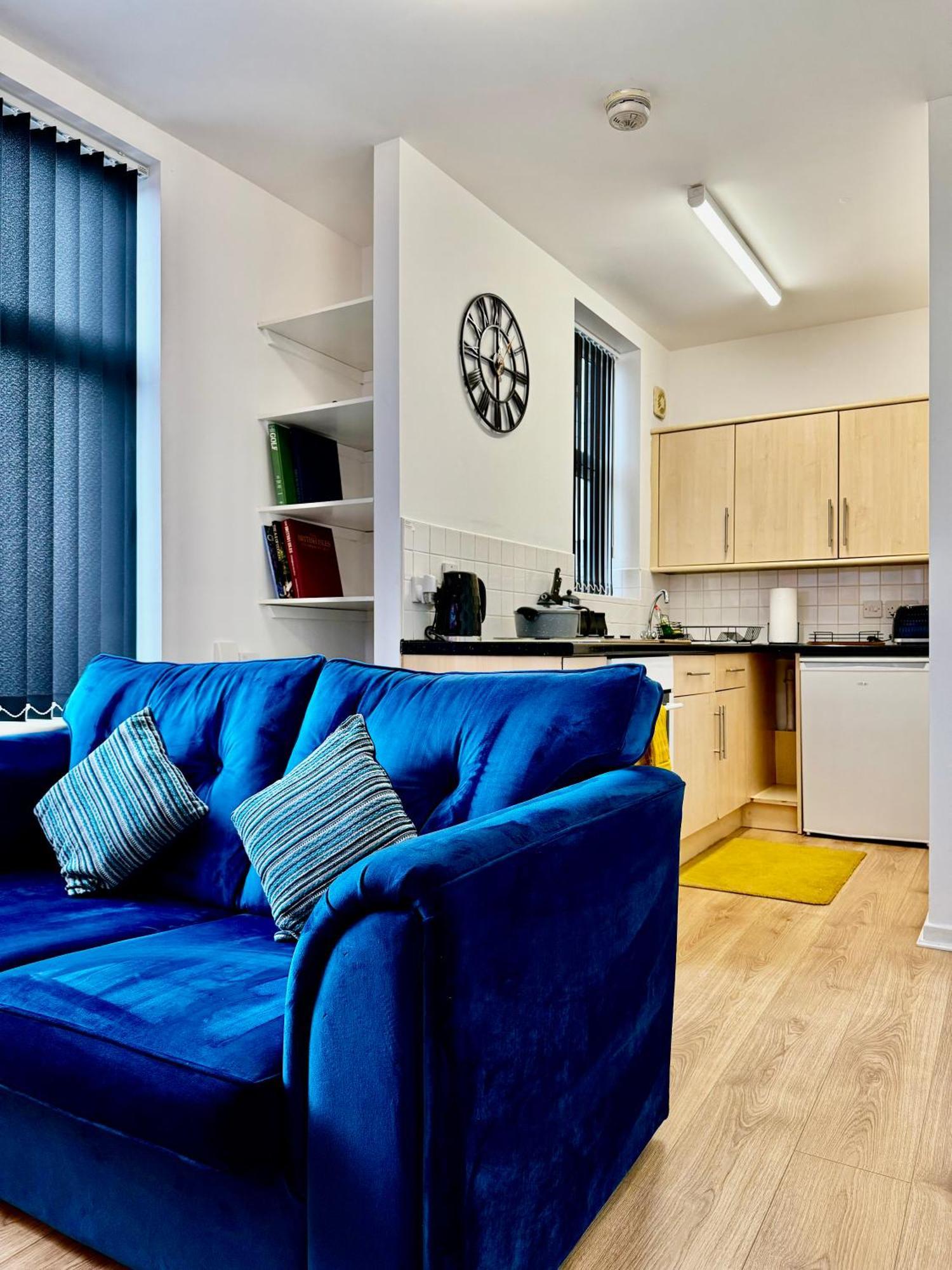 Near Me - Private Rare Find! Kitchen Smart Tv Parking King Bed & Sofa Bed *